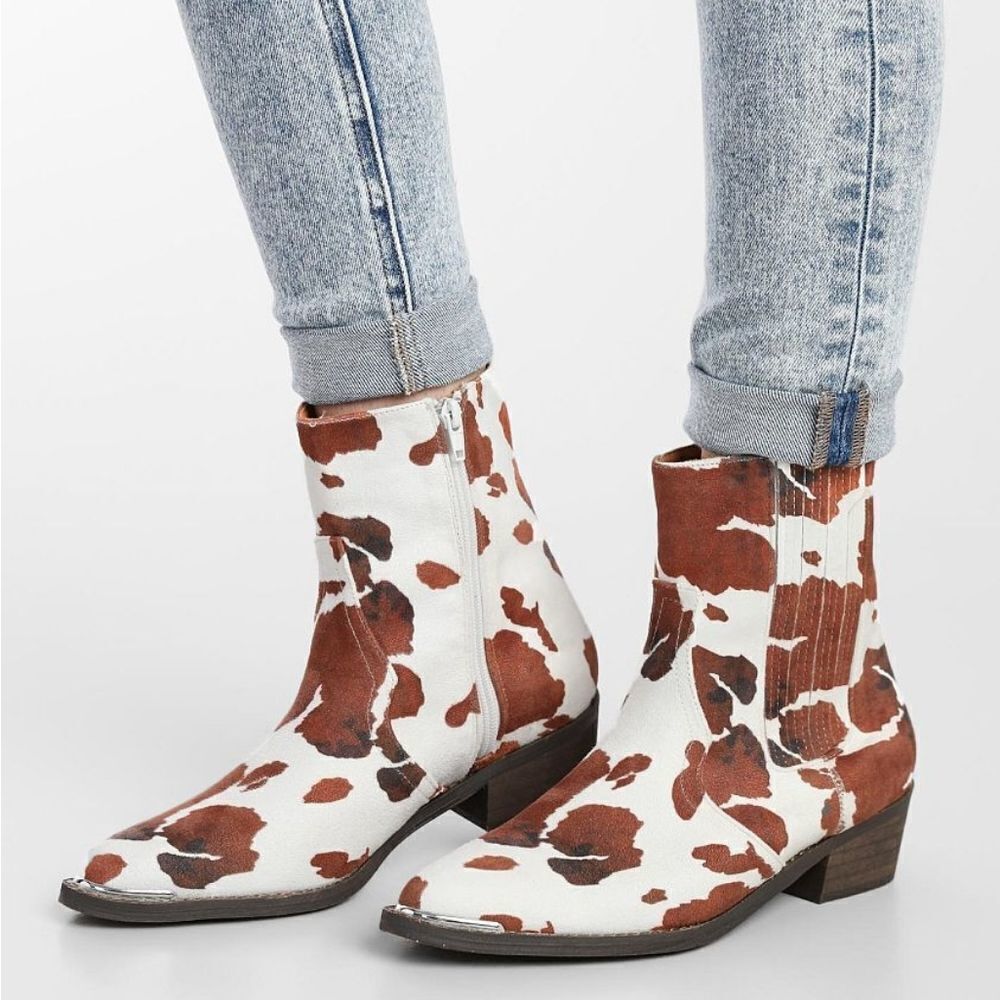 ARIDER Western Cow Print Ankle Booties